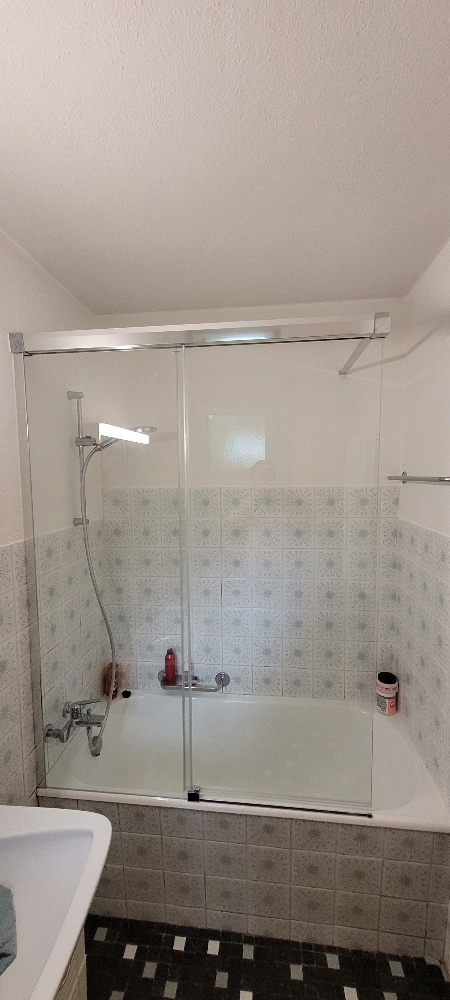 2-teilge Abtrennung auf Badewanne